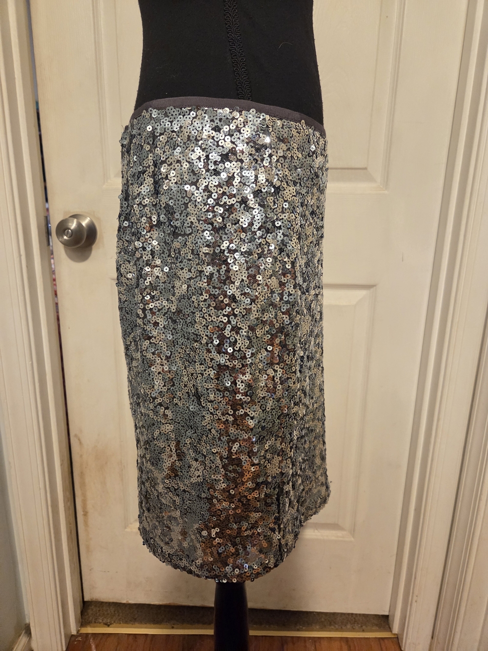 White House Black Market Silver Sequin Pencil Skirt - Picture 5 of 9
